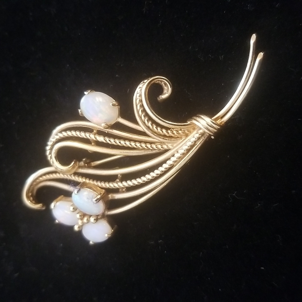 14 Karat Vintage 40's Gold Stamped Genuine Opal Brooch - Exquisite!